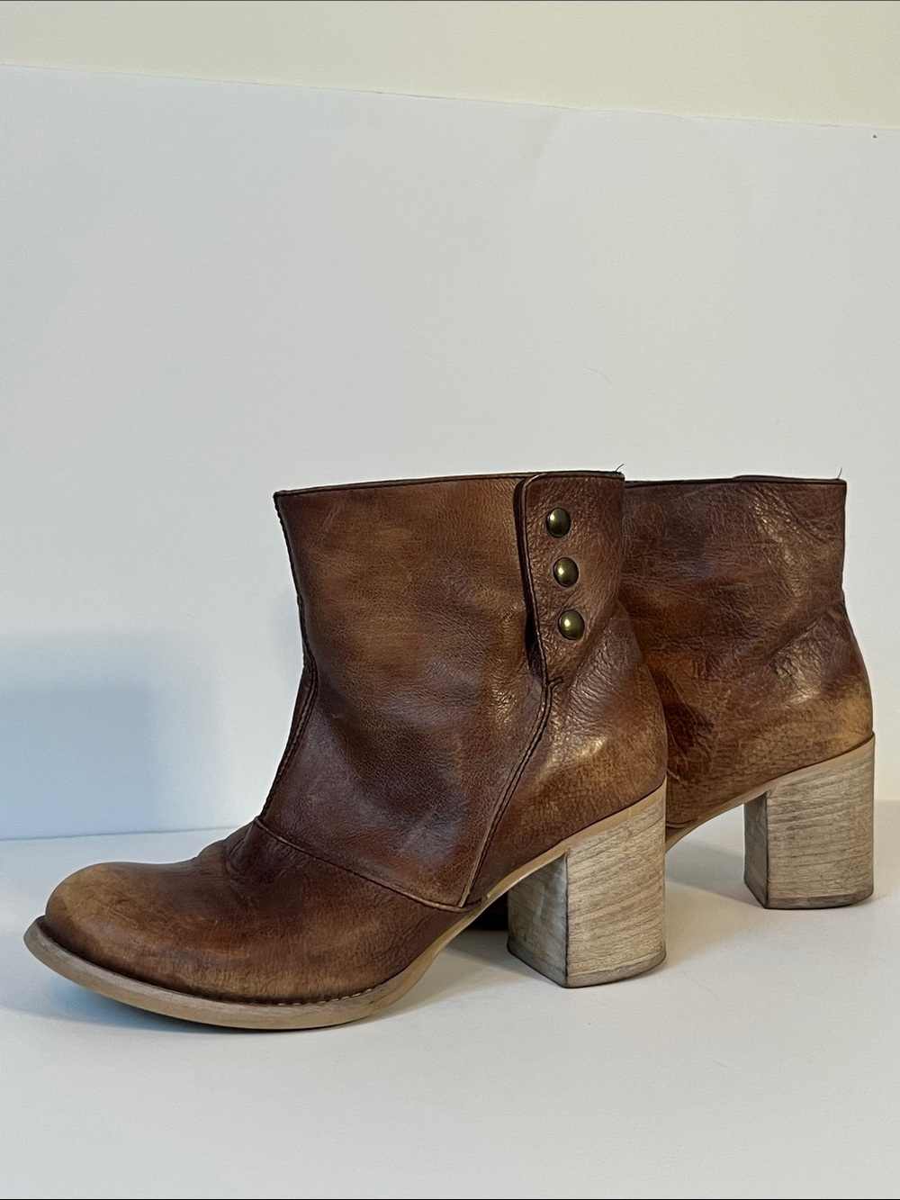 Cordani Italy distressed Brown Heeled Ankle Boots